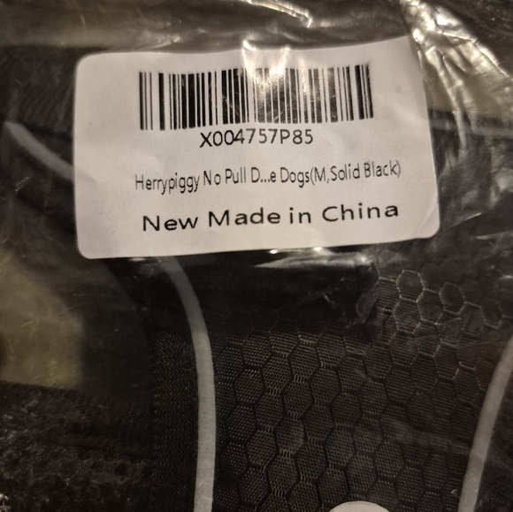 NIP Black Dog Harness Medium With 2 leash clips - Picture 12 of 15